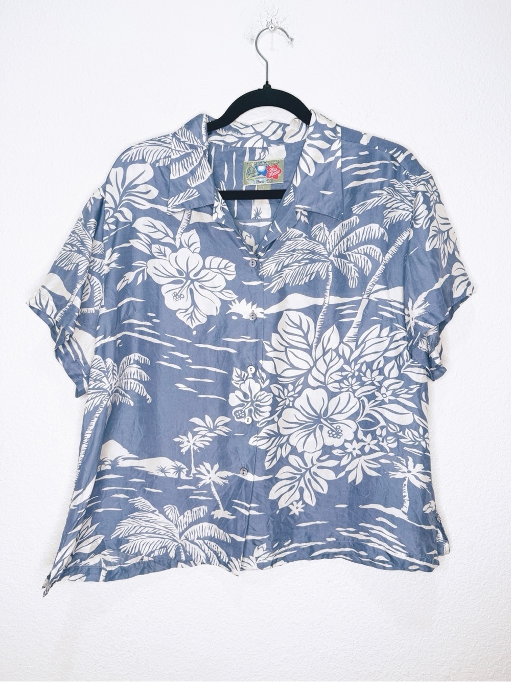 Hilo Hattie Silk Lightweight Button Up Top Hawaiian Tropical Resort